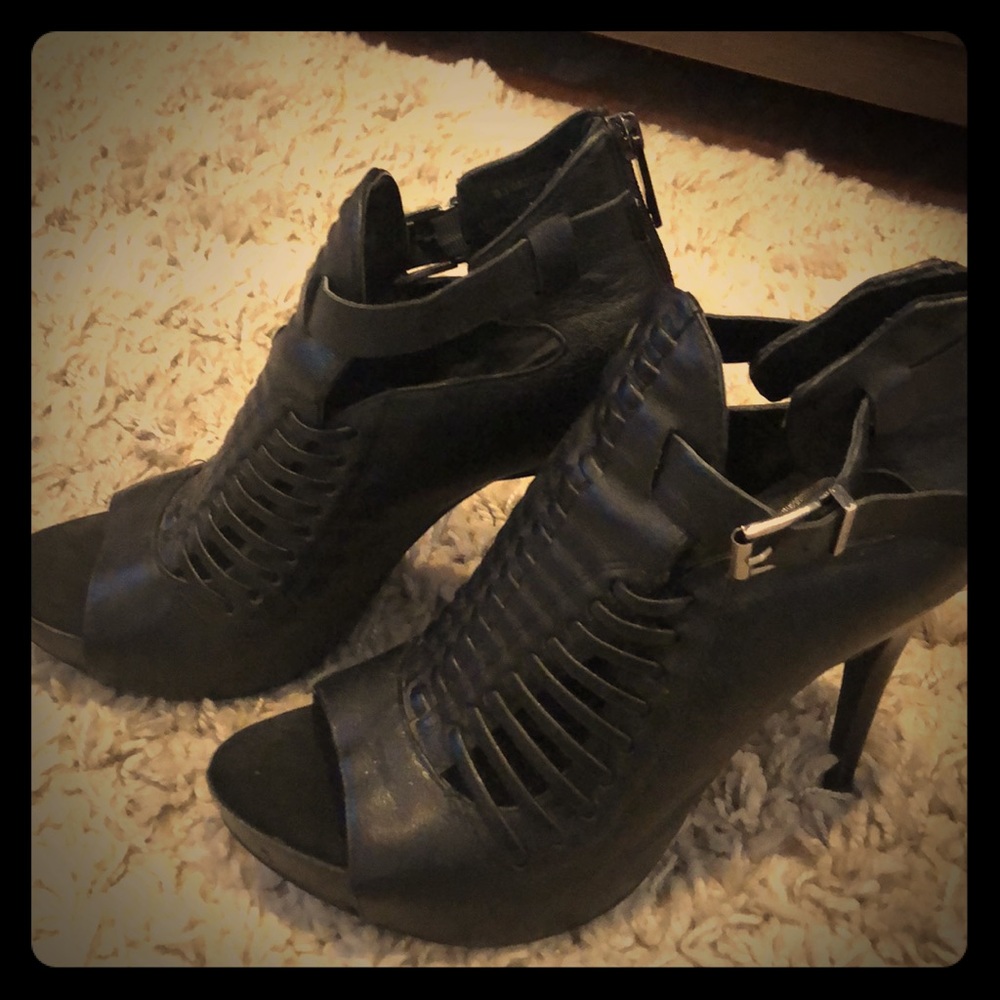 BcBG heels